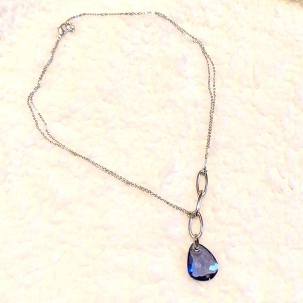 NWOT Lilac Teardrop Chain Necklace